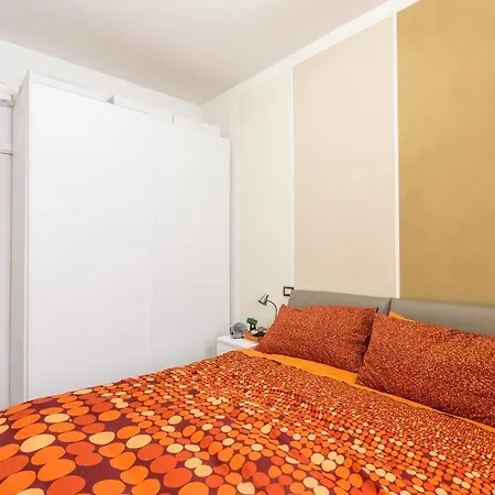 De' Fusari, By Short Holidays *